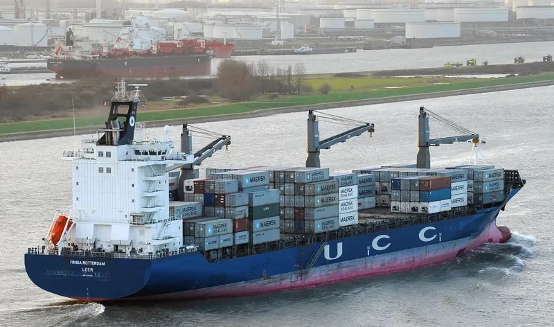 MAERSK DOUALA Container Ship IMO 9299032