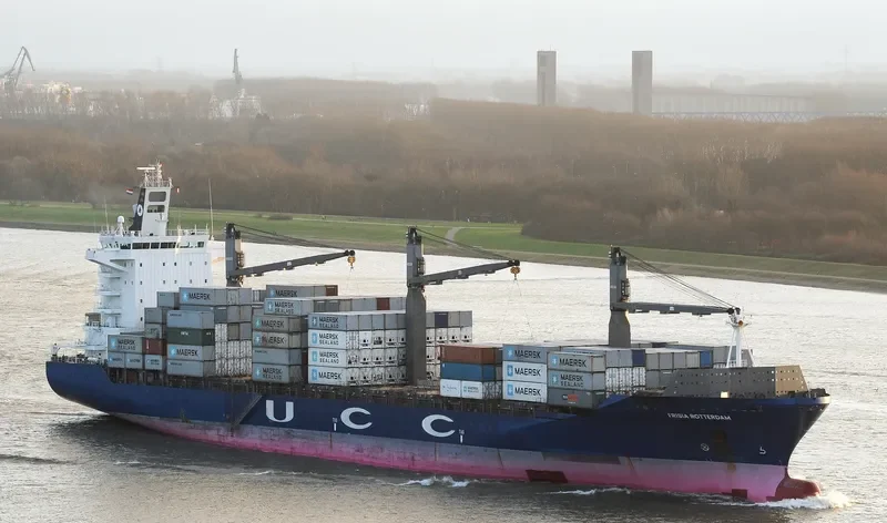 MAERSK DOUALA Container Ship IMO 9299032 photo 2