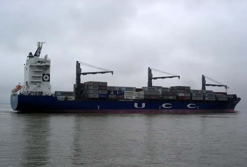 MAERSK DOUALA Container Ship IMO 9299032 photo 3