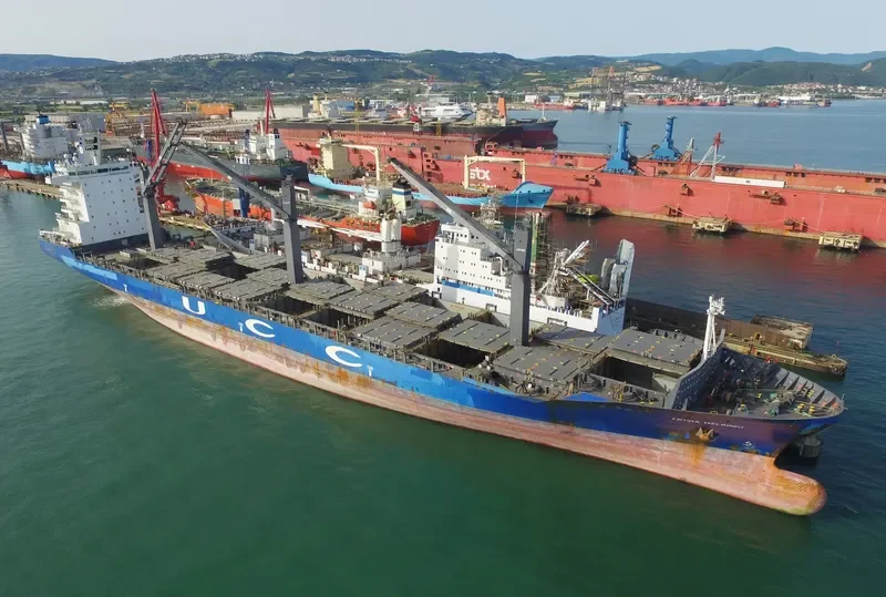 MAERSK DURBAN Container Ship IMO 9299044 photo 4