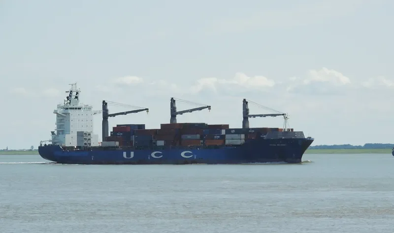MAERSK DURBAN Container Ship IMO 9299044 photo 9