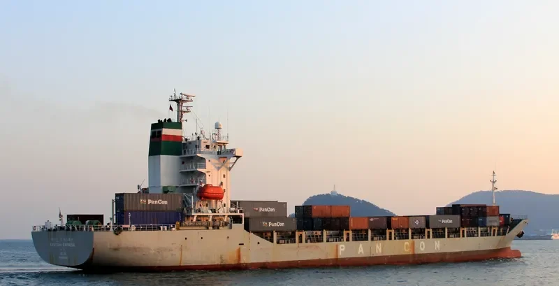 PREMIER Container Ship IMO 9299331 photo 4