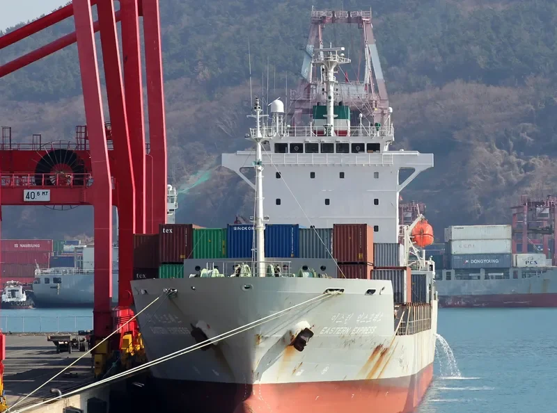 PREMIER Container Ship IMO 9299331 photo 5