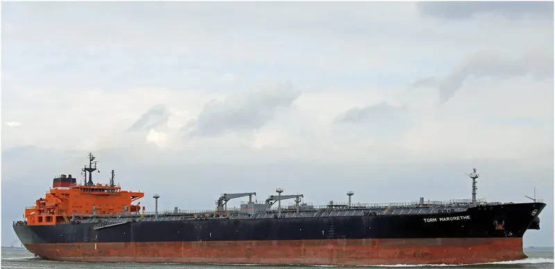 FSL PIRAEUS Tanker IMO 9299343 photo 2