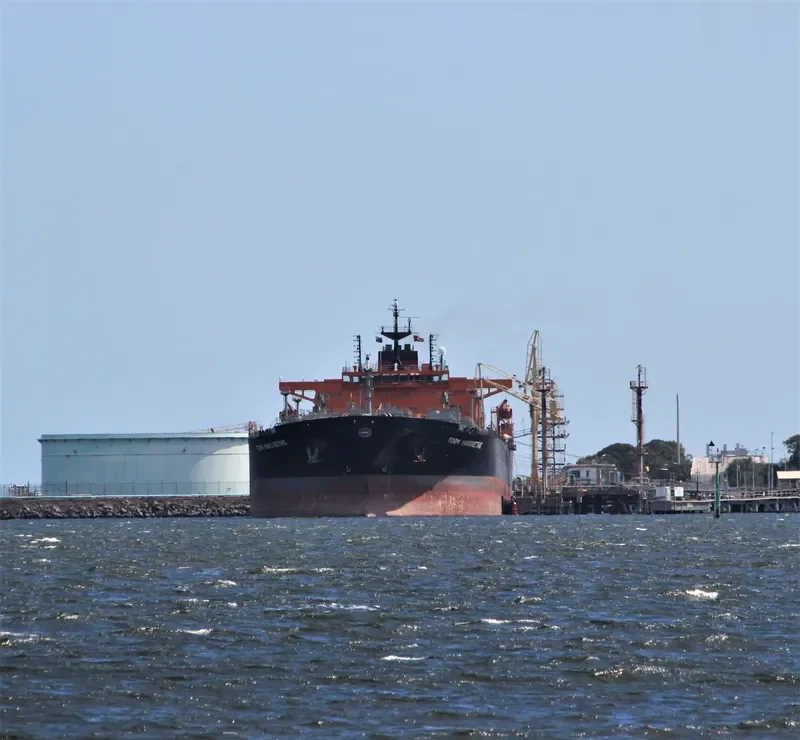 FSL PIRAEUS Tanker IMO 9299343 photo 4