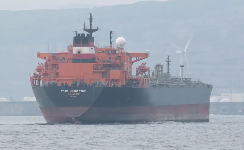 FSL PIRAEUS Tanker IMO 9299343 photo 7