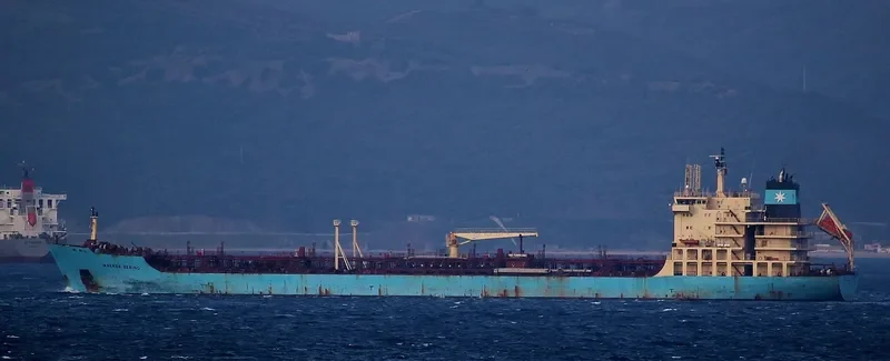 MAERSK BERING Tanker IMO 9299422 photo 6