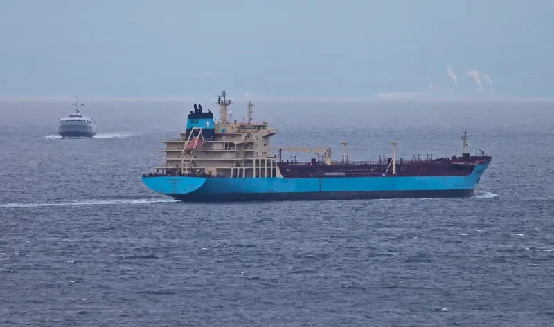 MAERSK BERING Tanker IMO 9299422 photo 9