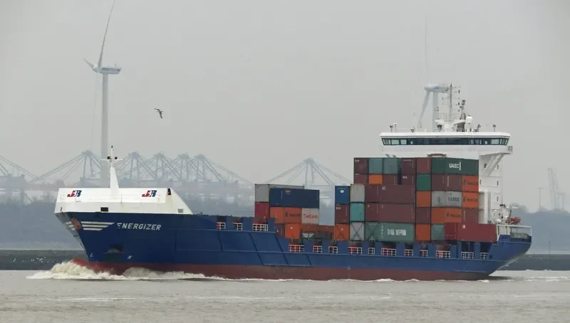 ENERGIZER Container Ship IMO 9299501 photo 2