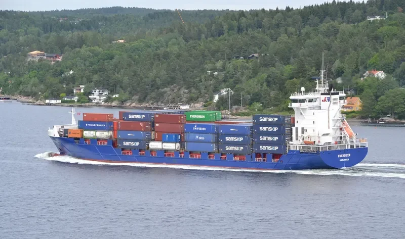ENERGIZER Container Ship IMO 9299501 photo 6