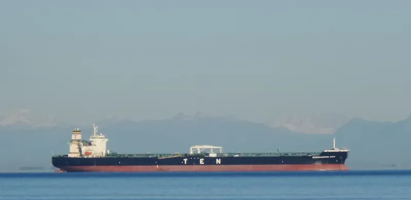 EUROCHAMPION 2004 Tanker IMO 9299666 photo 10