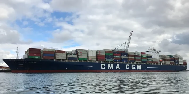 CMA CGM LA TRAVIATA Container Ship IMO 9299795 photo 10