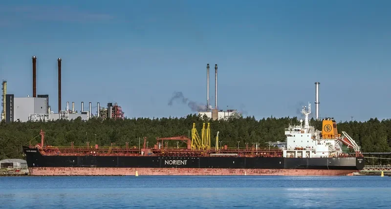 BALTIC ADVANCE Tanker IMO 9299862 photo 2