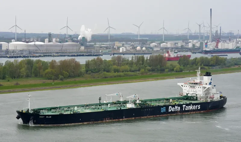 DEEP BLUE Tanker IMO 9299903 photo 2