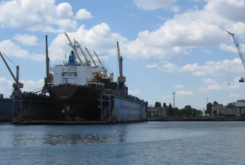 SARONIC SPIRE Bulk Carrier IMO 9300192 photo 2