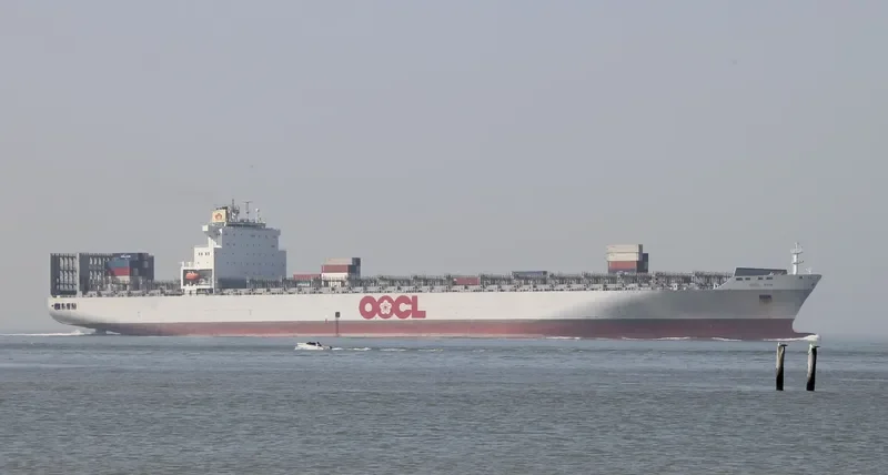 OOCL ASIA Container Ship IMO 9300790 photo 6