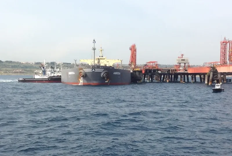 AMBROSIA Tanker IMO 9301029 photo 3