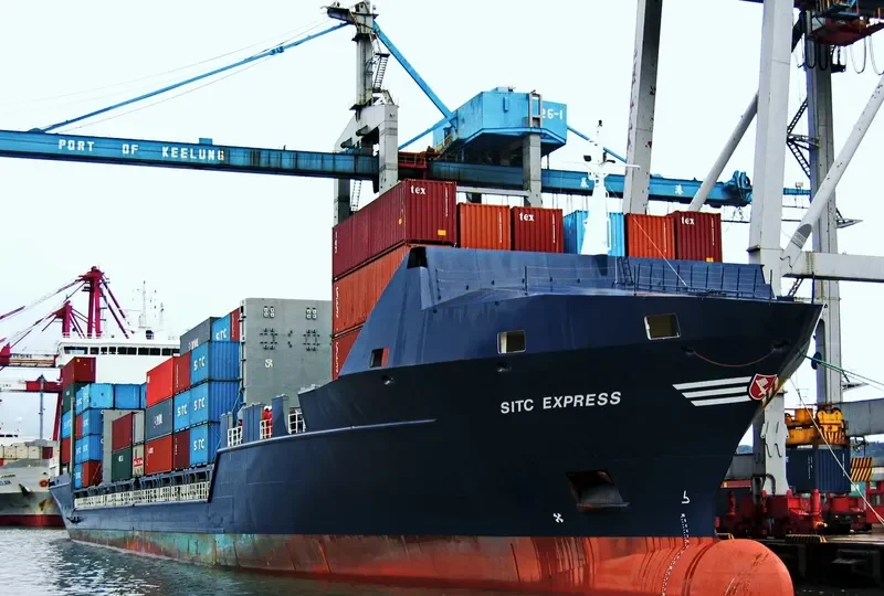 VEGA ALPHA Container Ship IMO 9301081 photo 2