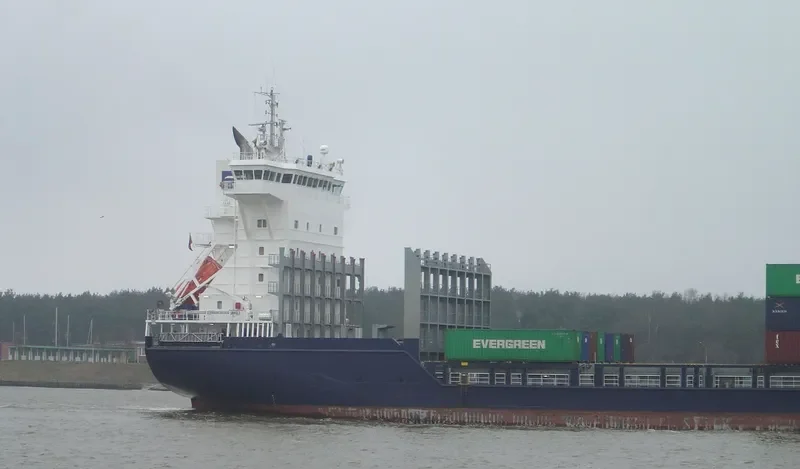 MOTIVATION D Container Ship IMO 9301108 photo 2