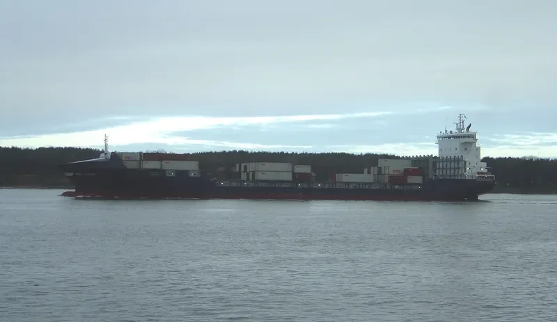 MOTIVATION D Container Ship IMO 9301108 photo 6