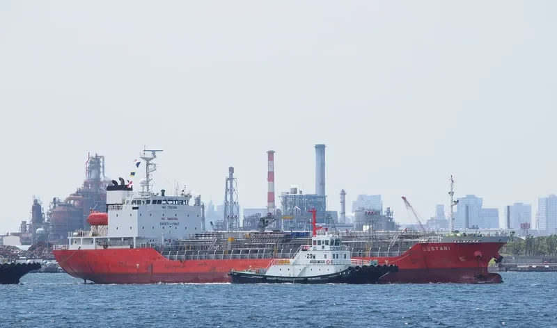 ERAWAN 12 Tanker IMO 9301366 photo 10