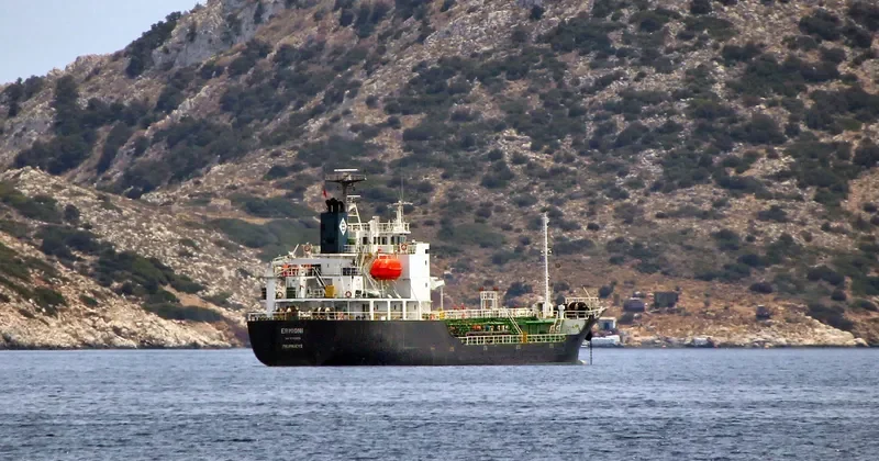 ERMIONI Tanker IMO 9301653 photo 8