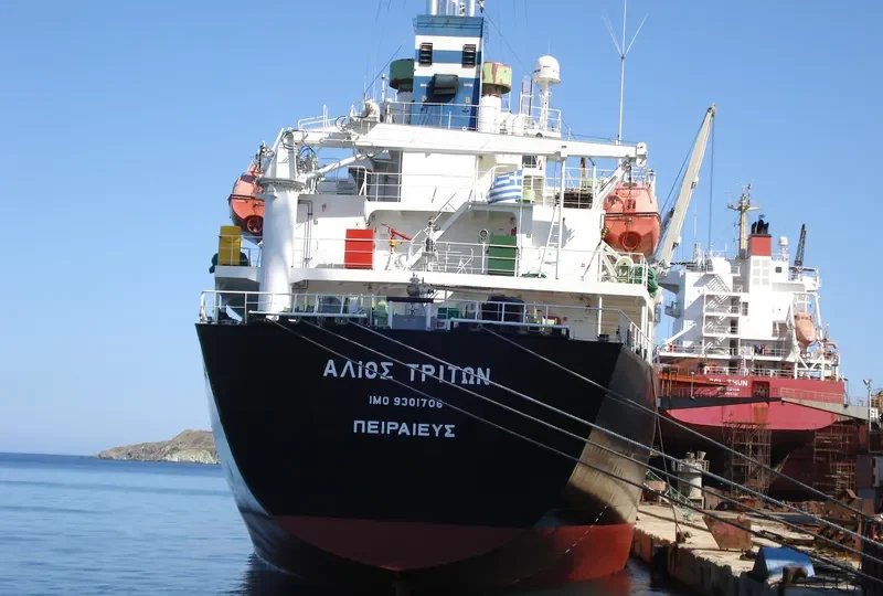SL MOLAVE Tanker IMO 9301706 photo 6
