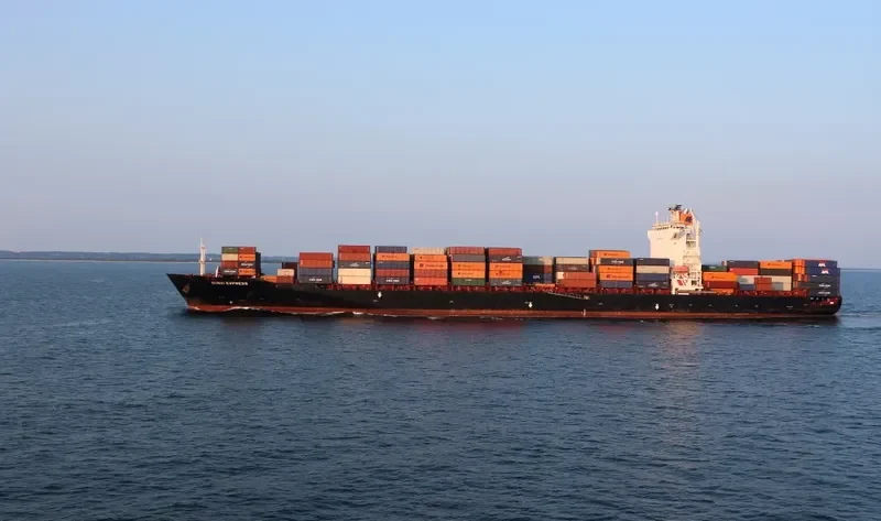 SEASPAN DUBAI Container Ship IMO 9301782 photo 9