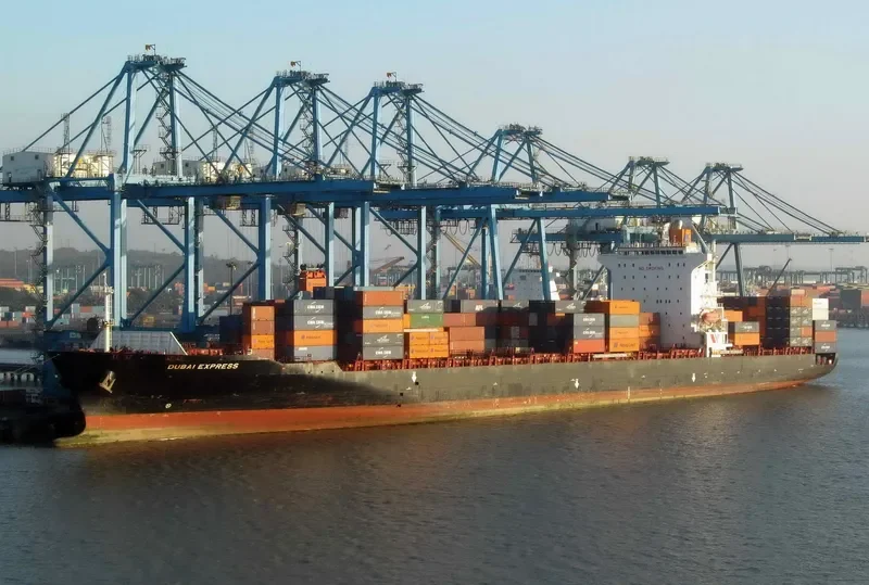 SEASPAN DUBAI Container Ship IMO 9301782 photo 10