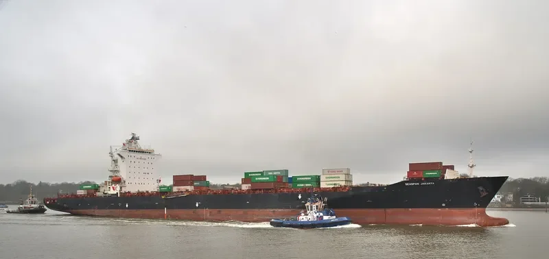 SEASPAN JAKARTA Container Ship IMO 9301794 photo 3