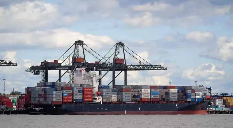 SEASPAN JAKARTA Container Ship IMO 9301794 photo 5