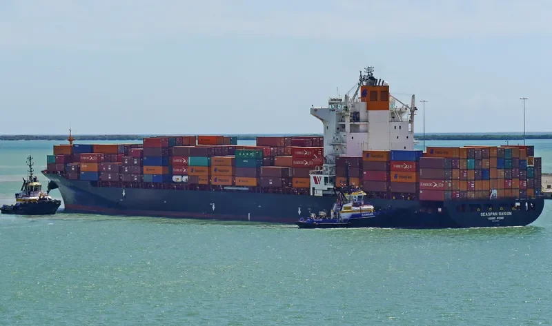 SEASPAN SAIGON Container Ship IMO 9301809 photo 2