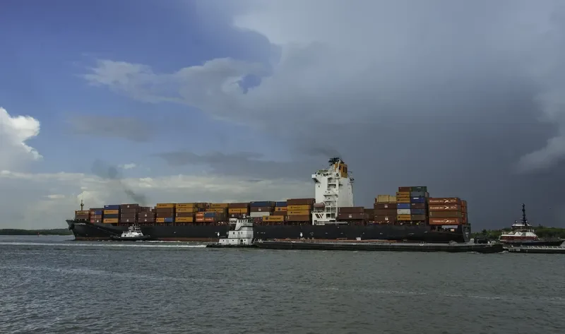 SEASPAN SAIGON Container Ship IMO 9301809 photo 7