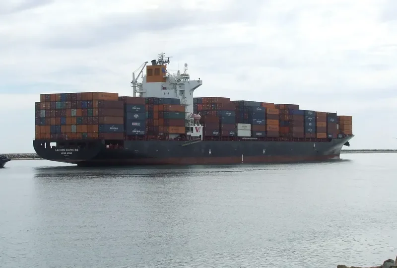 SEASPAN LAHORE Container Ship IMO 9301811 photo 4