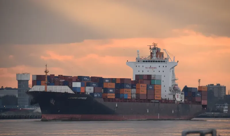 SEASPAN LAHORE Container Ship IMO 9301811 photo 6