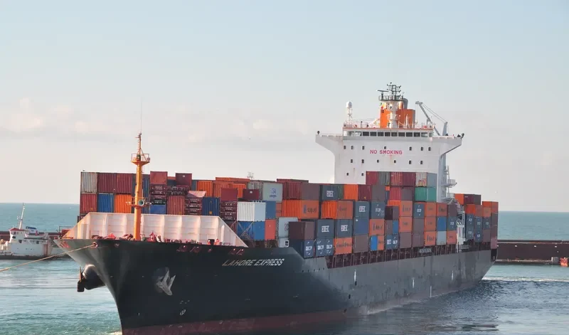 SEASPAN LAHORE Container Ship IMO 9301811 photo 8