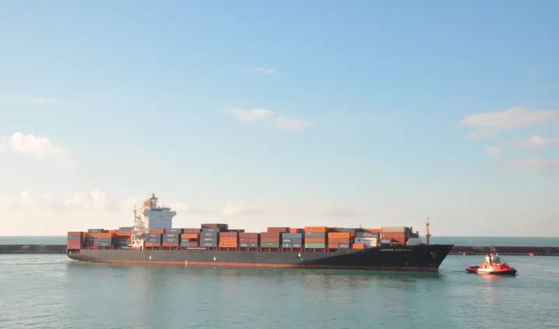 SEASPAN LAHORE Container Ship IMO 9301811 photo 9