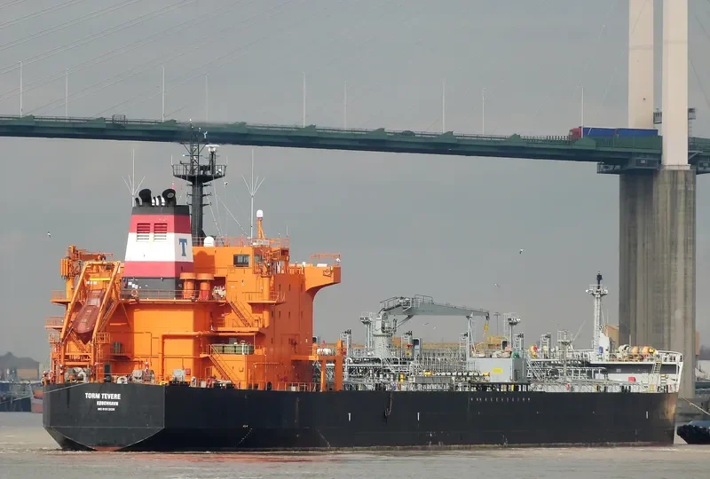 TORM TEVERE Tanker IMO 9302126 photo 7