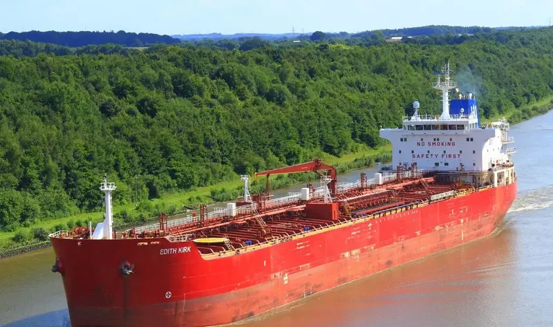 CELSIUS PENANG Tanker IMO 9302657 photo 8