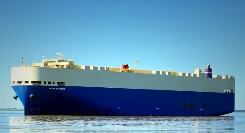 GRAND NEPTUNE Ro-Ro IMO 9303209 photo 9