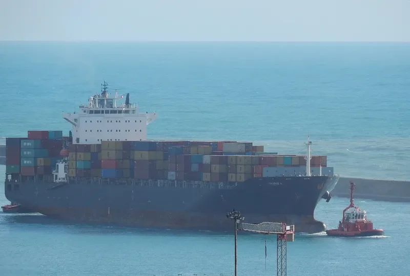 CELSIUS LONDON Container Ship IMO 9303778 photo 2