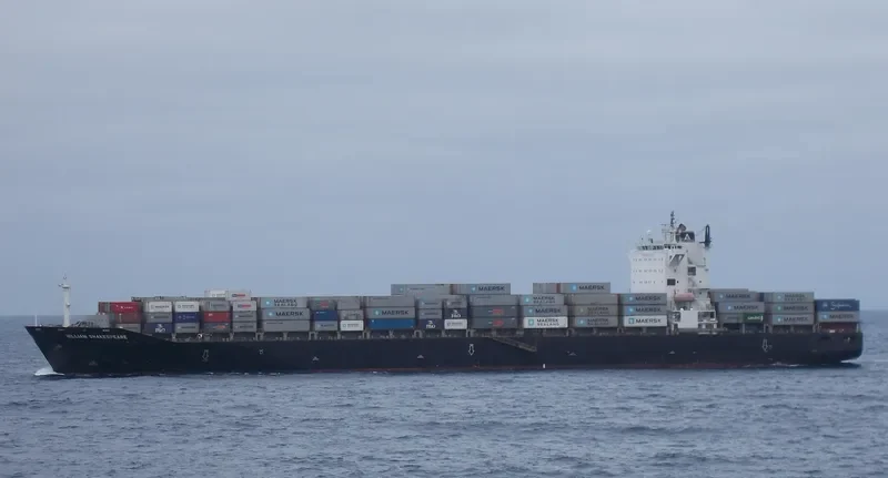 CELSIUS LONDON Container Ship IMO 9303778 photo 9