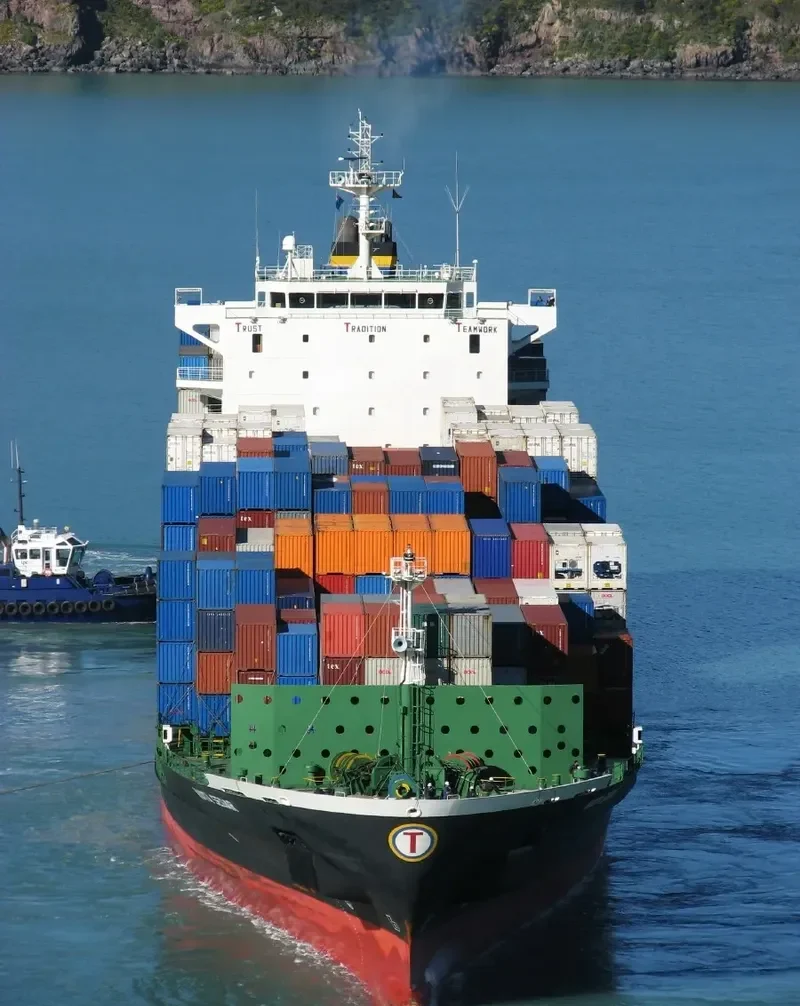 IRENES RAINBOW Container Ship IMO 9303780 photo 8