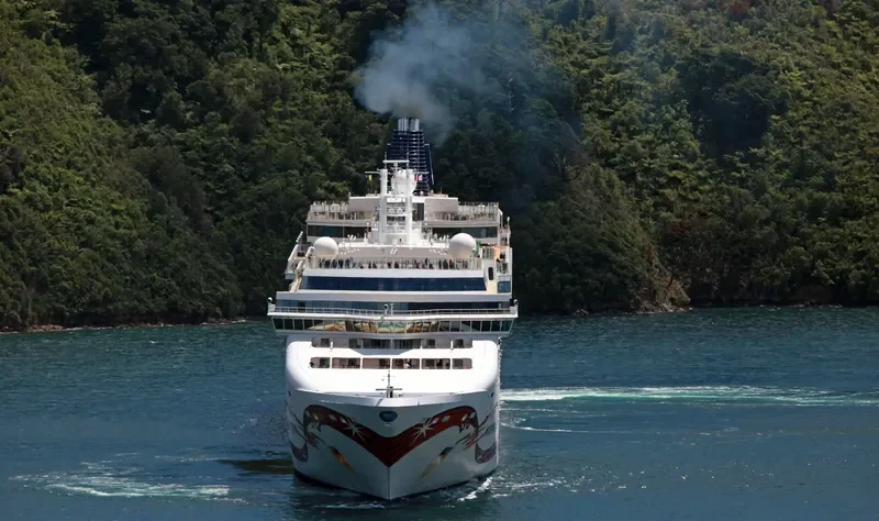 NORWEGIAN JEWEL Passenger Ship IMO 9304045 photo 3
