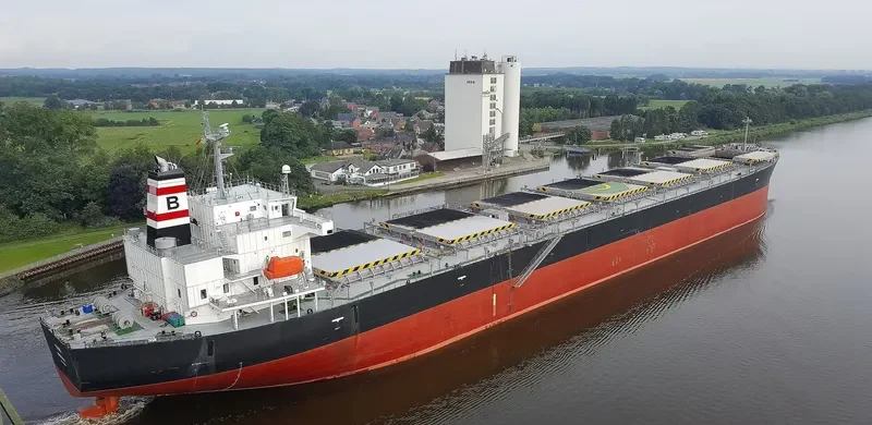 CLARA Bulk Carrier IMO 9304083 photo 8