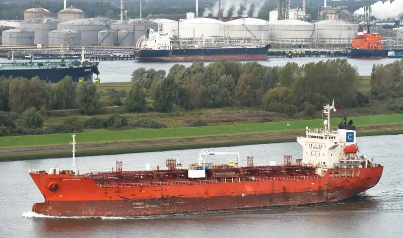 CELSIUS MUMBAI Tanker IMO 9304332 photo 7