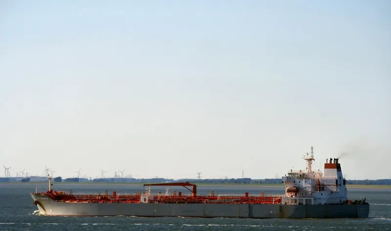 TORM RESILIENCE Tanker IMO 9304588 photo 8