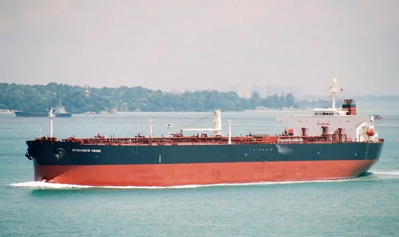 CHRIS Tanker IMO 9304643 photo 8