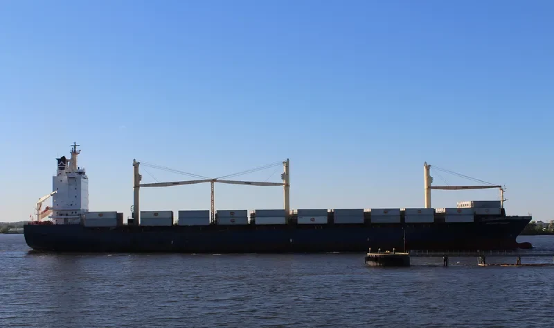 ANTWERP TRADER Container Ship IMO 9304746 photo 4