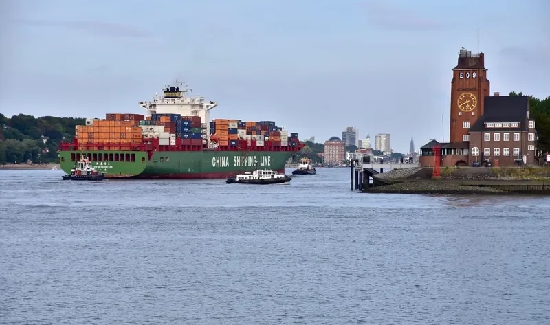 XIN QIN HUANG DAO Container Ship IMO 9304784